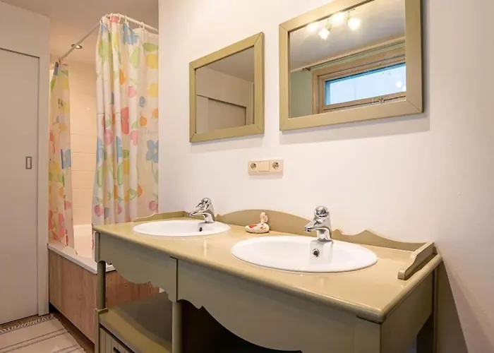 Spacious 7-bed House In Holiday home Ostend