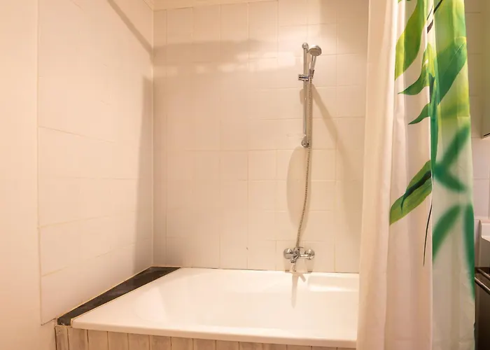 Spacious 7-bed House In Holiday home *