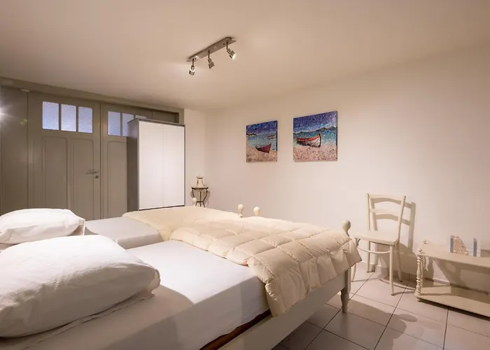 Spacious 7-bed House In Holiday home *