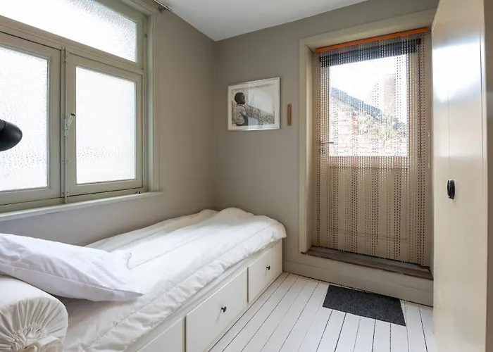 Spacious 7-bed House In *