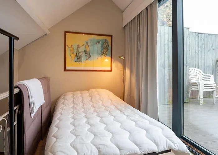 Spacious 7-bed House In Holiday home