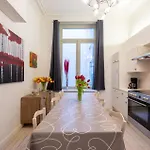 Spacious 7-bed House In Сasa de vacaciones Ostende