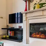 Сasa de vacaciones Spacious 7-bed House In