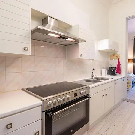 Spacious 7-bed House In Holiday home