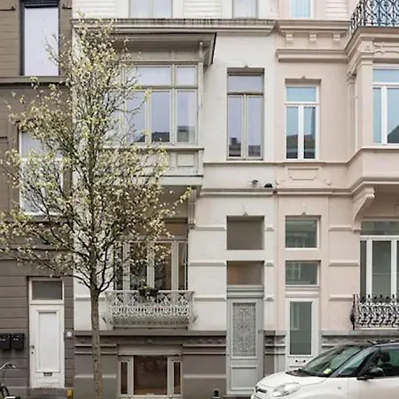 Spacious 7-bed House In Holiday home