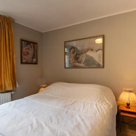 Spacious 7-bed House In Casa vacanze