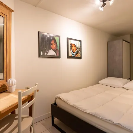 Spacious 7-bed House In בית נופש