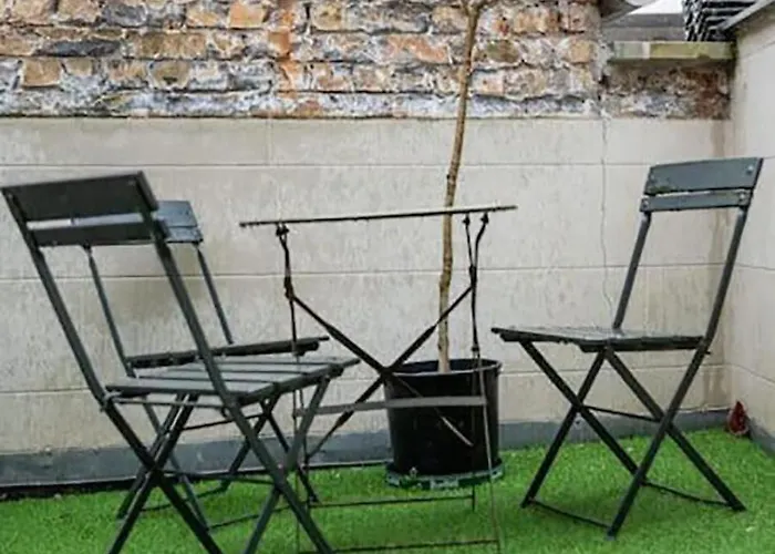 Spacious 7-bed House In 度假居