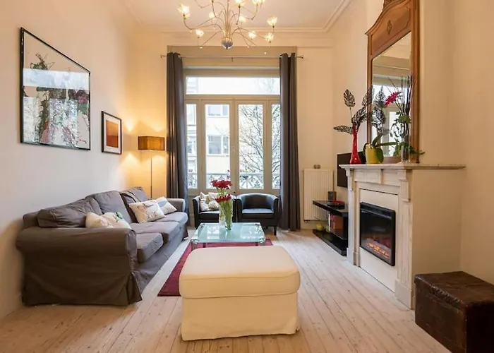 Spacious 7-bed House In *