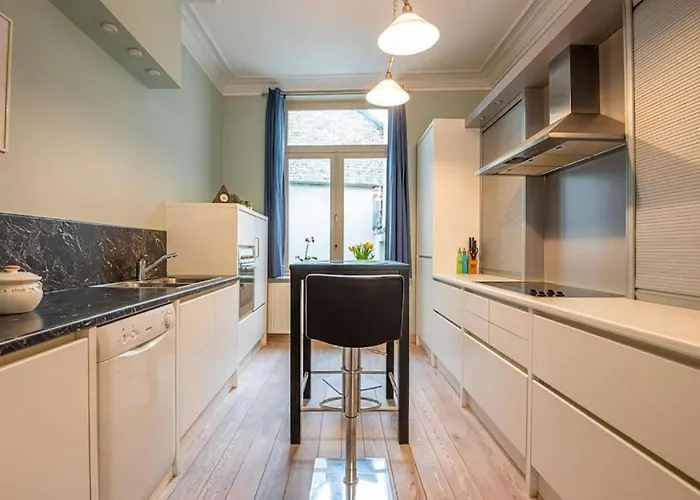 度假居 Spacious 7-bed House In *