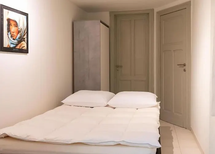 בית נופש Spacious 7-bed House In אוסטנדה