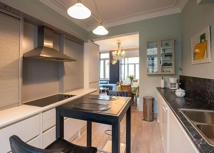 Spacious 7-bed House In 度假居 *