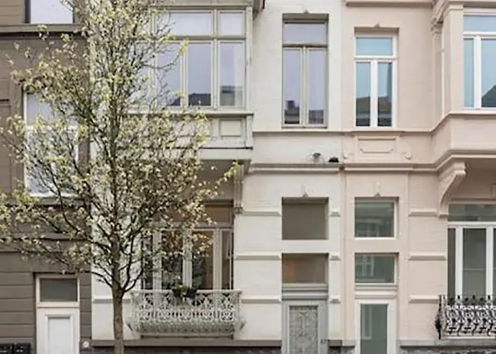 Spacious 7-bed House In 度假居