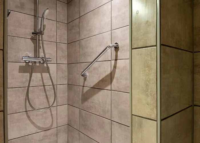 Spacious 7-bed House In *