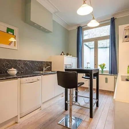 Дом отдыха Spacious 7-bed House In Остенде