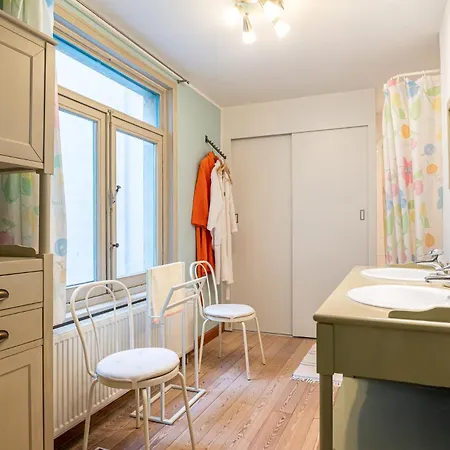 Holiday home Spacious 7-bed House In Ostend