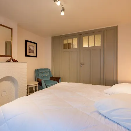 Spacious 7-bed House In * Ostend