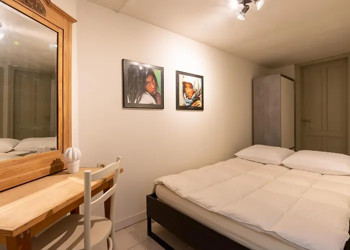 Spacious 7-bed House In Vakantiehuis