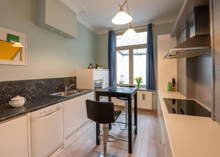 Spacious 7-bed House In *