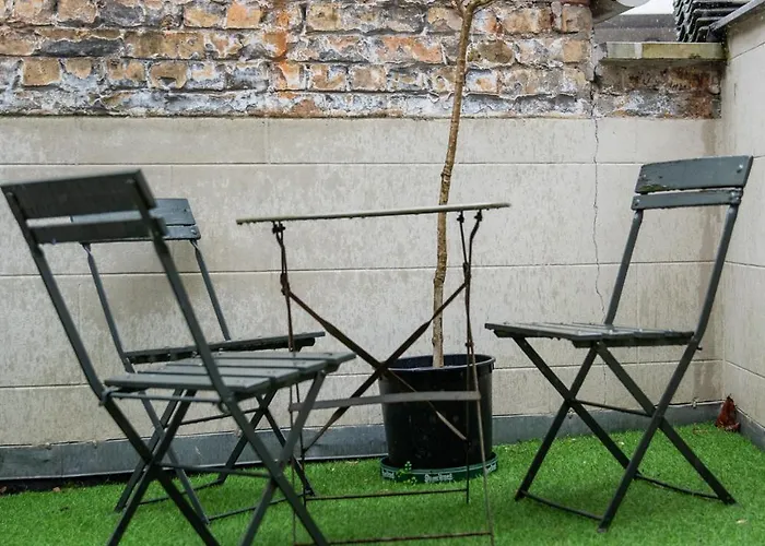 Vakantiehuis Spacious 7-bed House In Oostende